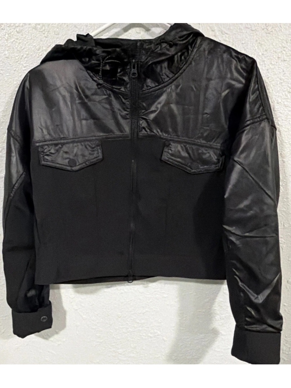 Nike City Ready Women’s woven cropped windbreaker size medium